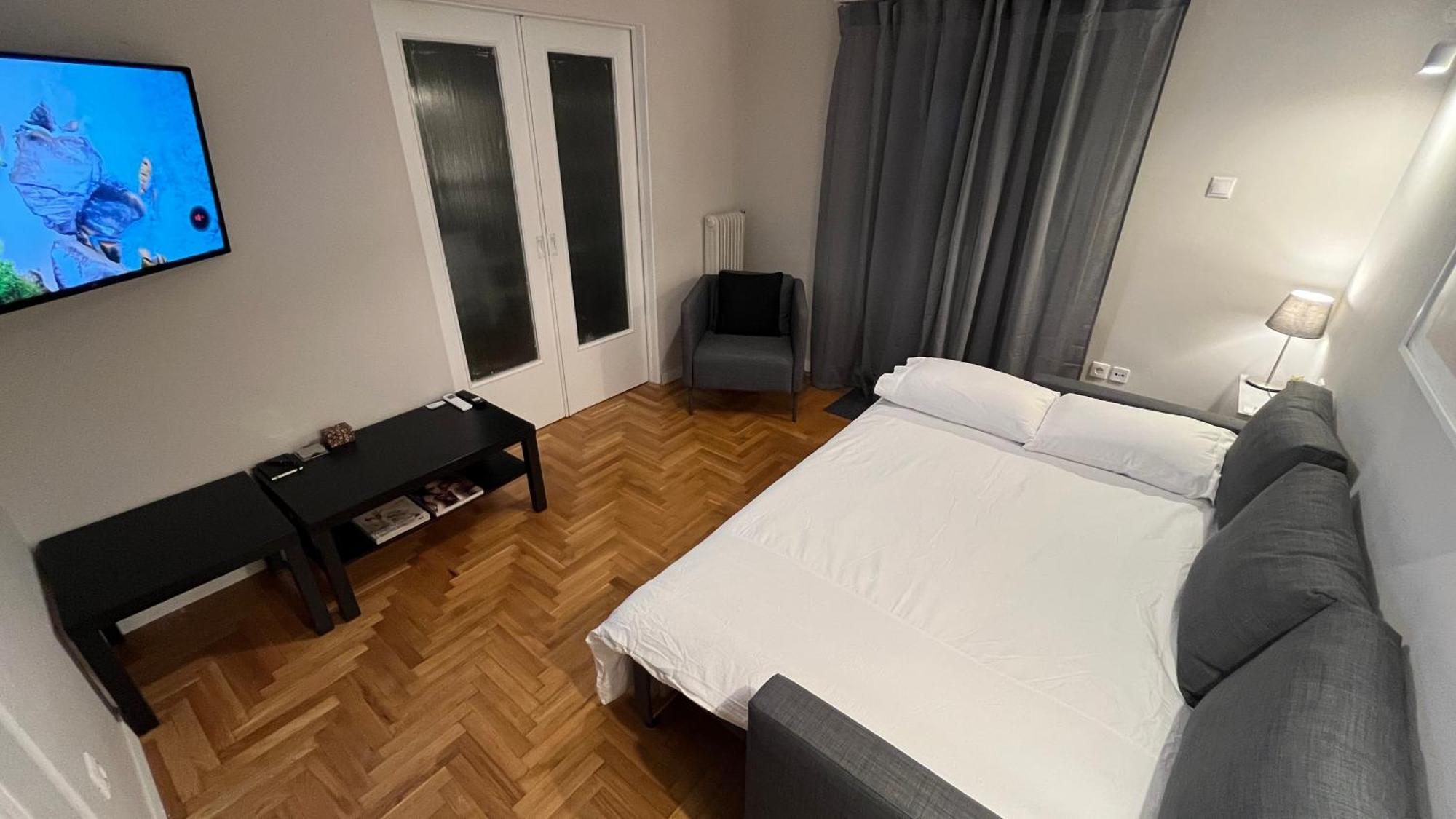 4 Newly Renovated Charming Apartments Steps From Panormou Metro Station أثينا الغرفة الصورة