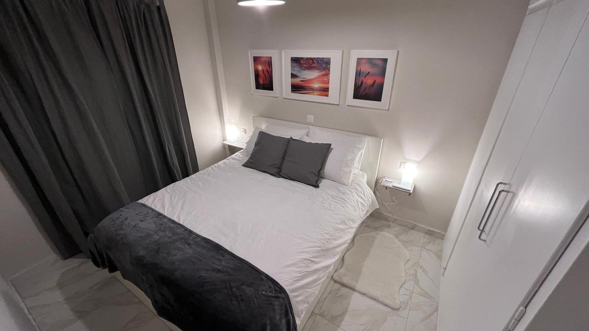 4 Newly Renovated Charming Apartments Steps From Panormou Metro Station أثينا الغرفة الصورة