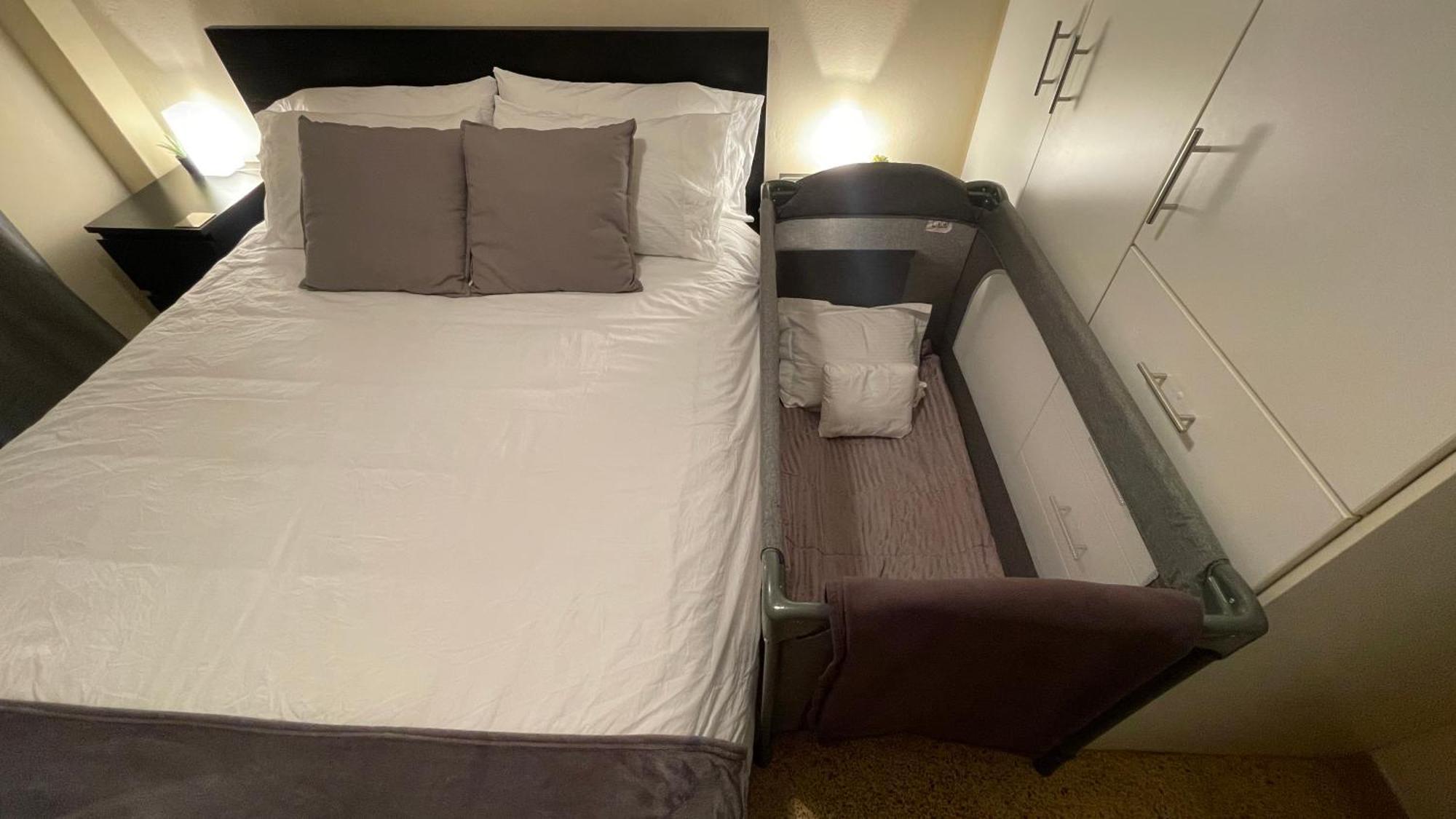 4 Newly Renovated Charming Apartments Steps From Panormou Metro Station أثينا الغرفة الصورة